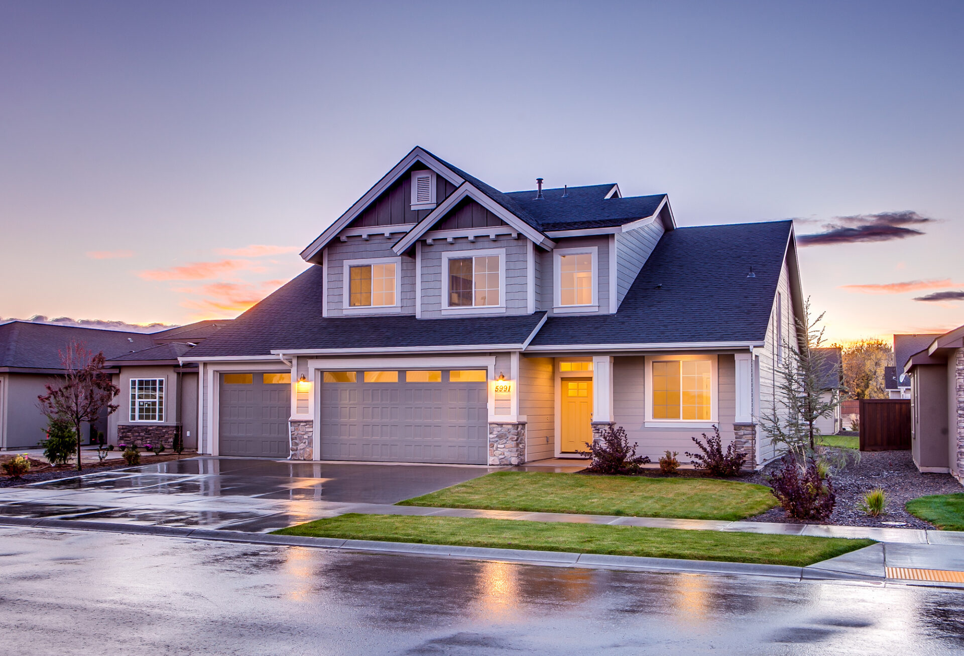 Residential pest control services in Fresno, CA - Total Pest Control technician treating a home